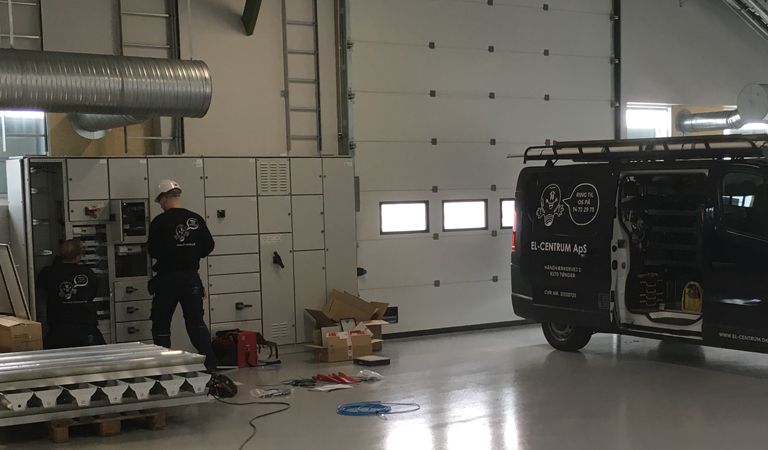 Elektriker til industri